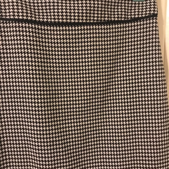 EUC Banana Republic Houndstooth Pencil Skirt 00P - Picture 3 of 6